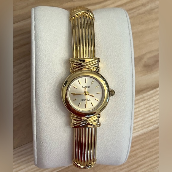 Paolo Gucci Ladies Watch Yellow Gold Tone Bracelet and Dial Quartz NWOT main image 11